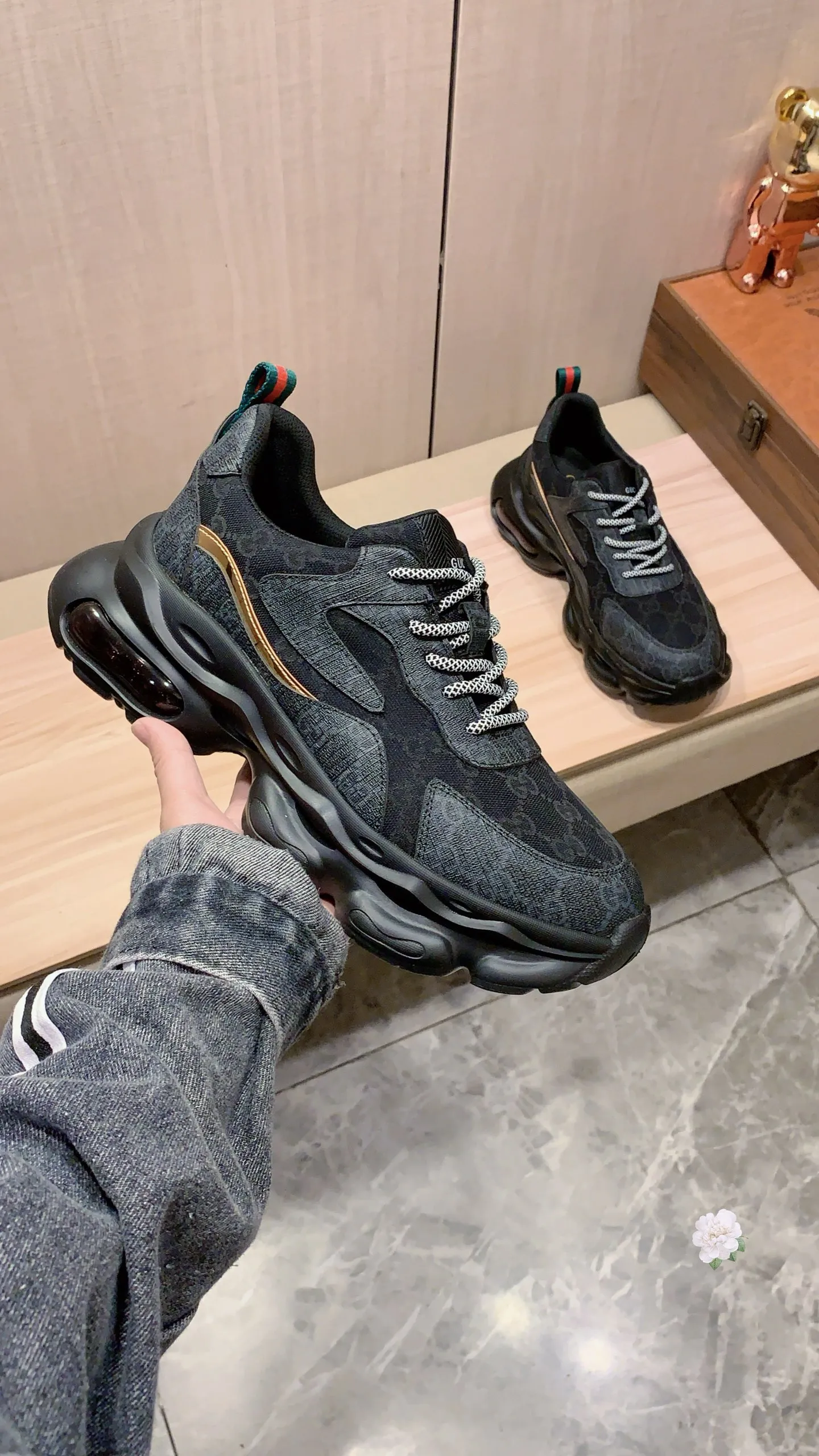 Men's men's shoes💰460💰💰🎩🎩[Lightning][Lightning] "Gucci*" latest • popular casual shoes, top brand [seduce] luxury ~ purchasing agency, top ~ quality. [Strong] The upper is made of imported breathable cowhide with material ➕ breathable sheepskin feet (•) and fine workmanship. The original stylish and stylish soft rubber wear-resistant and non-slip outsole is light and comfortable on the feet. The real thing looks better when photographed. 012: code: 38-44, 4️⃣ colors selected